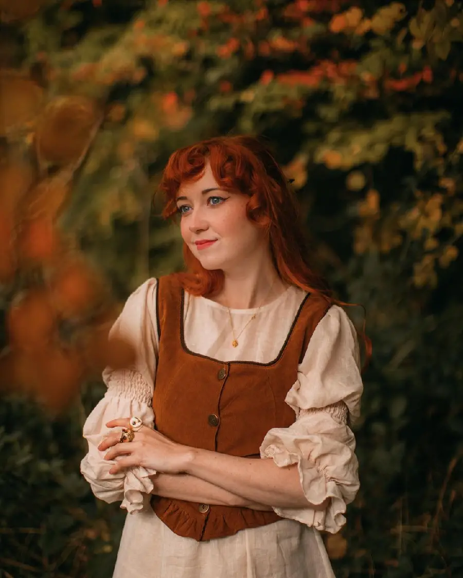 New Autumn Girl Photography Pose Trend