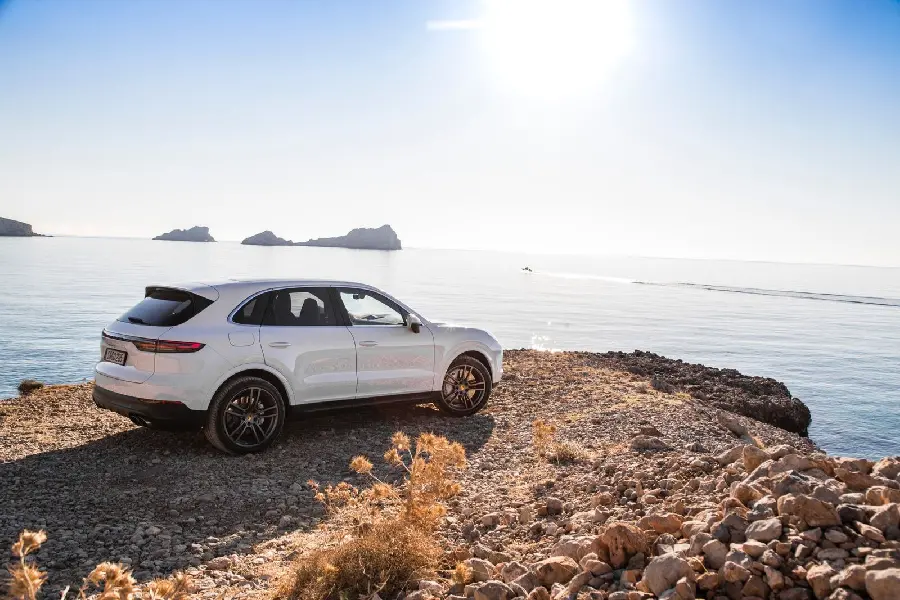 Porsche Cayenne S Premium Quality Image