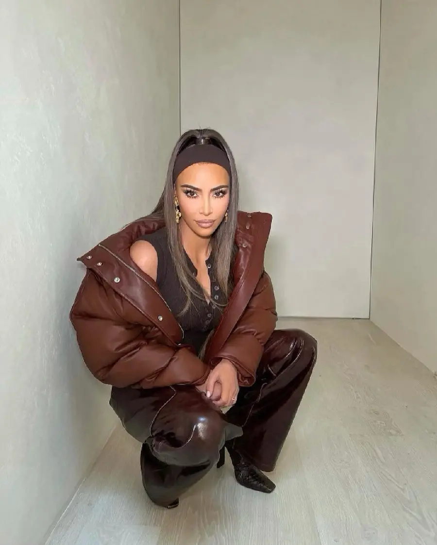 Attractive Wallpaper of Beloved Famous Kim Kardashian