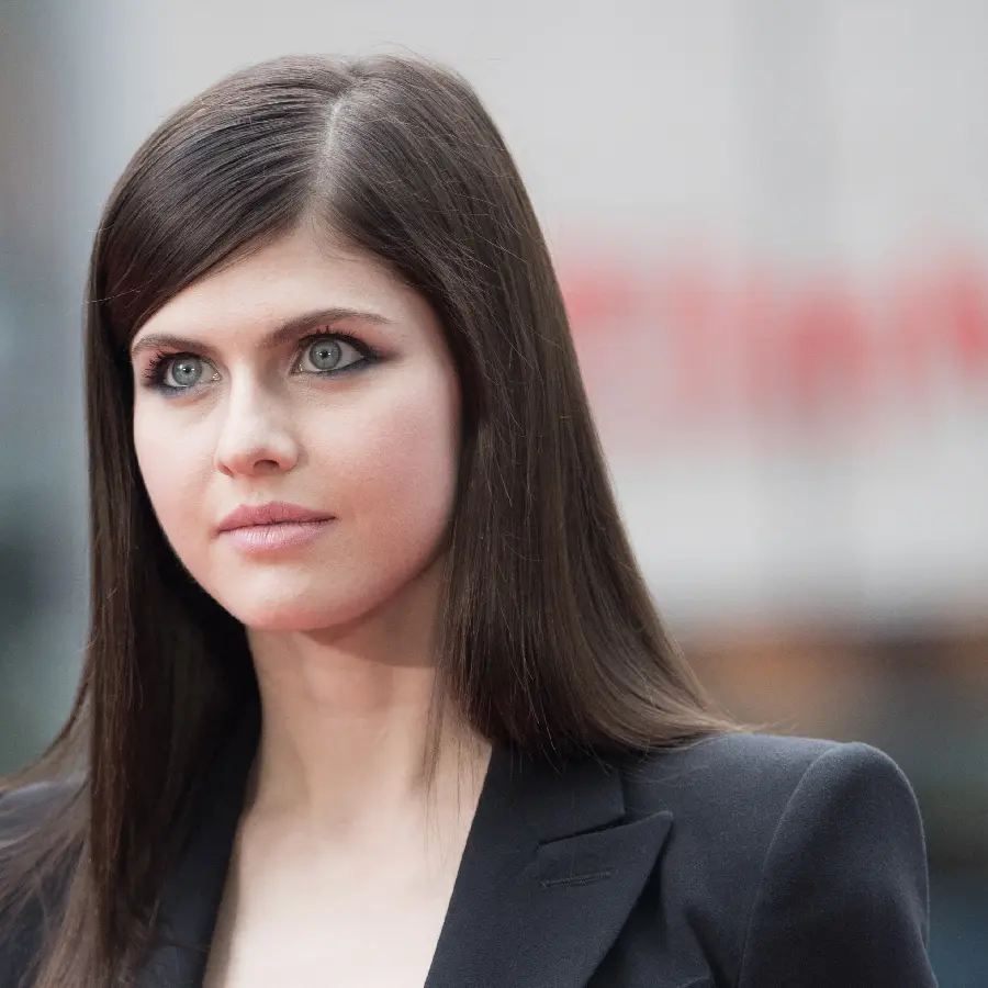 Download Alexandra Daddario High Quality Photo Collection