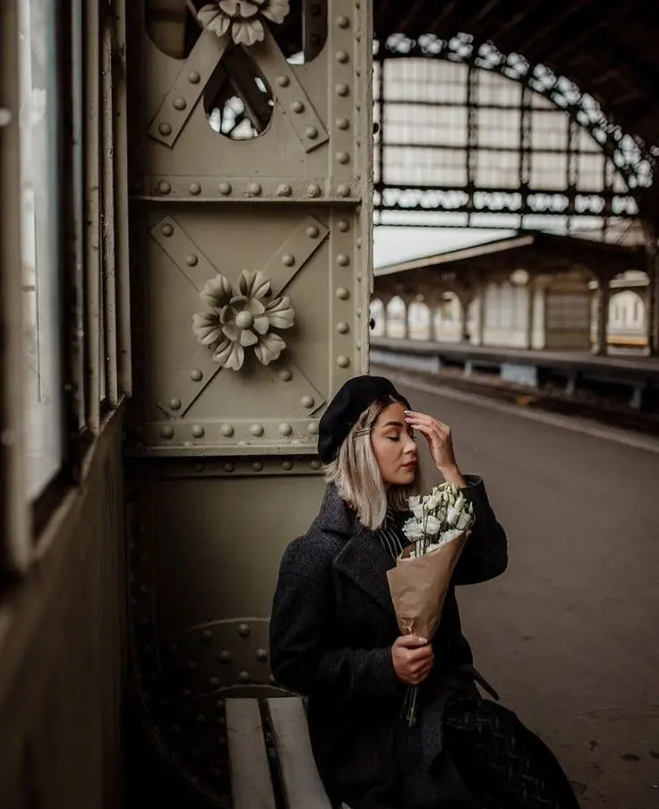 HD no text girl picture for social media profile in full resolution