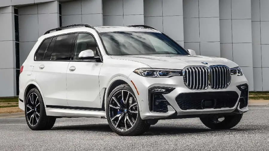 BMW X7 Luxury SUV Wallpaper for Background