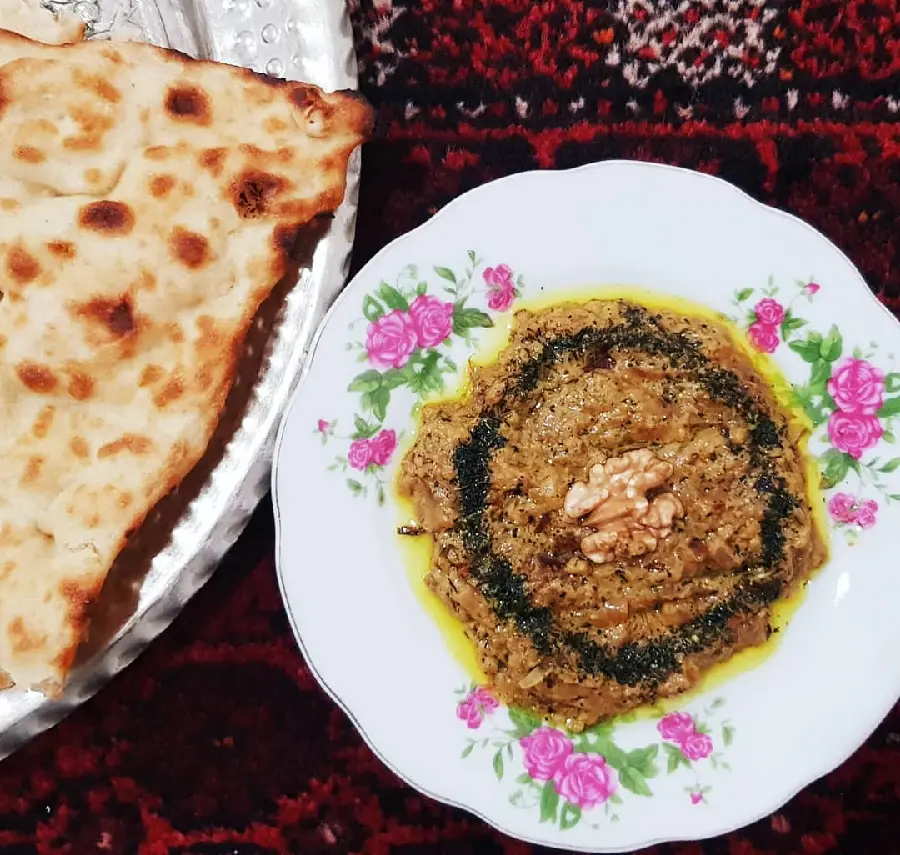 Stunning photos of traditional Kashk e Bademjan garnishes