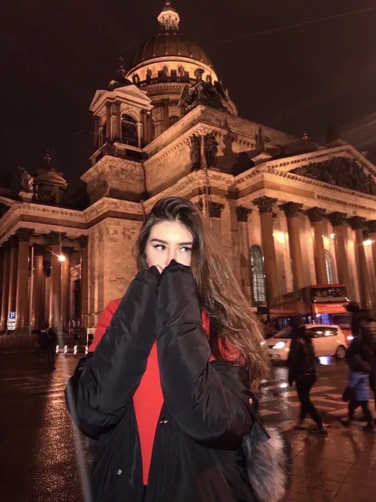 4K luxury girl profile picture without text for Telegram