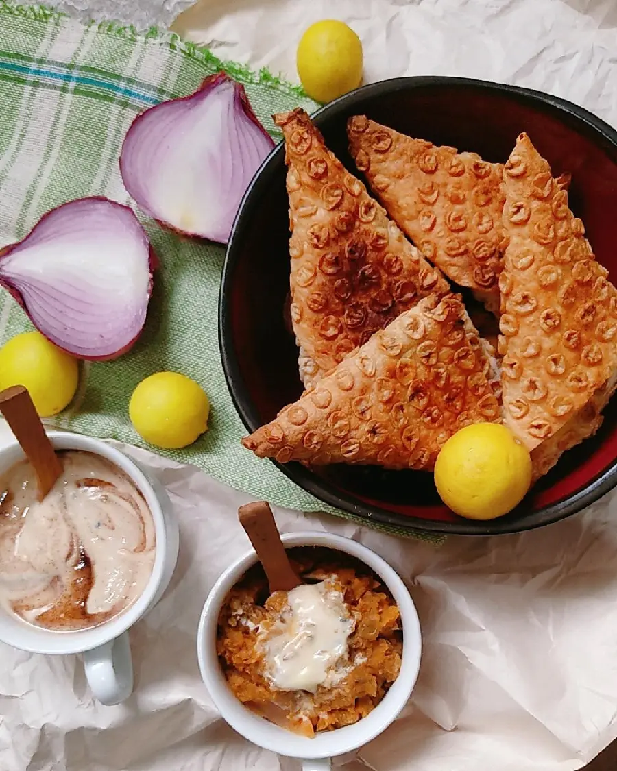 Pizza Style Samosa with Onion Photo
