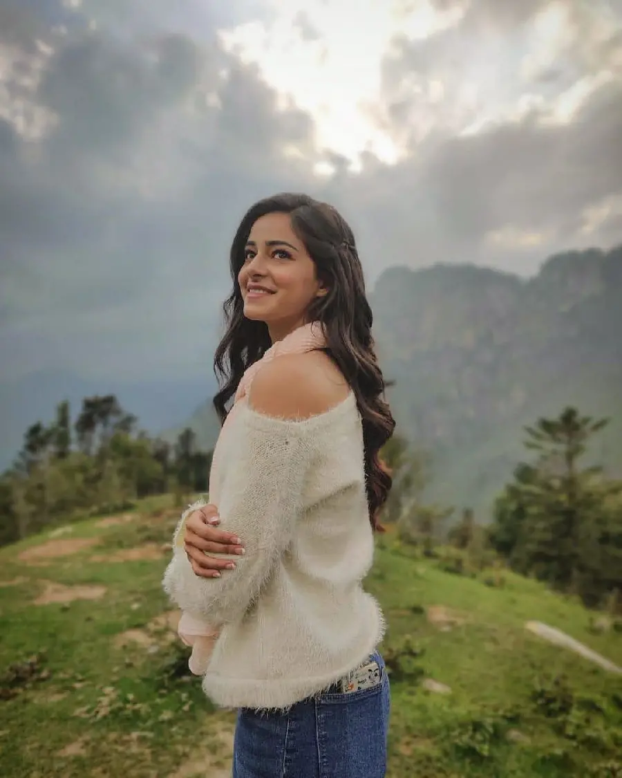 Download forest feminine photography poses for posters