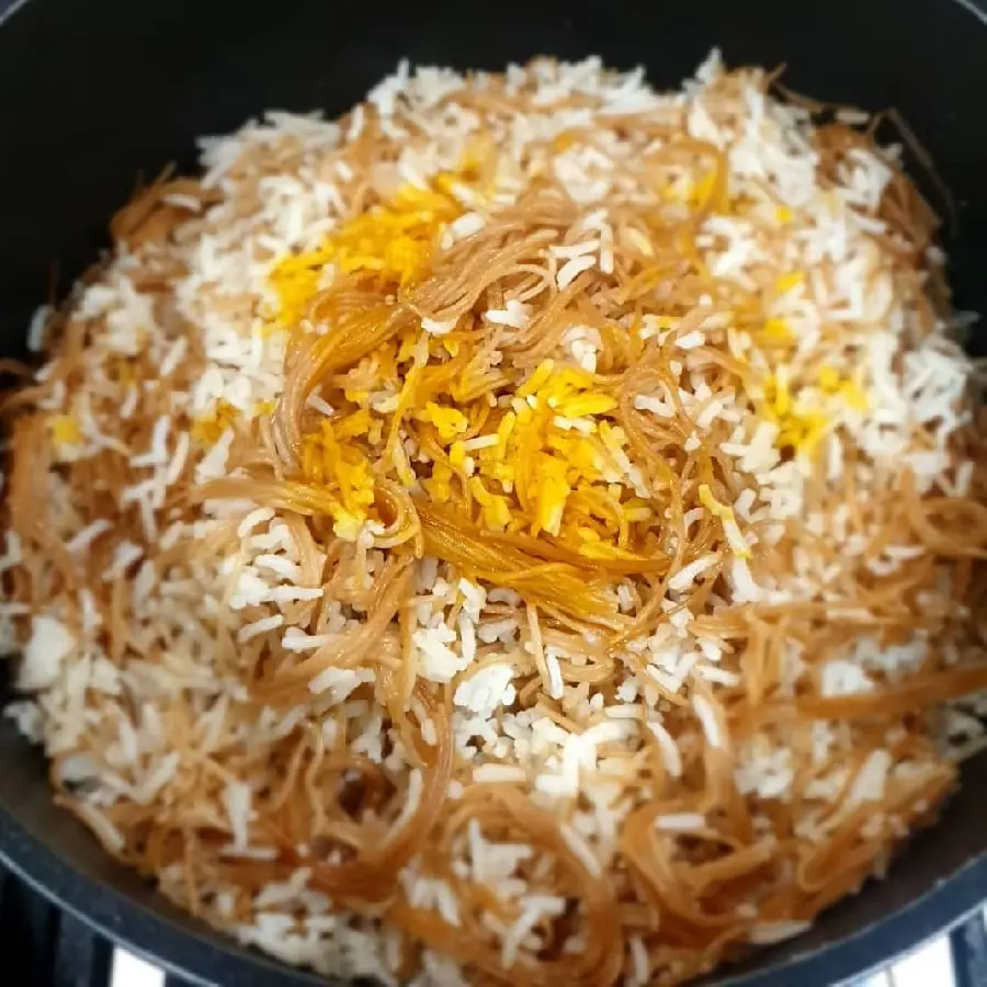 Saffron Reshteh Polo Without Meat Photo High Quality