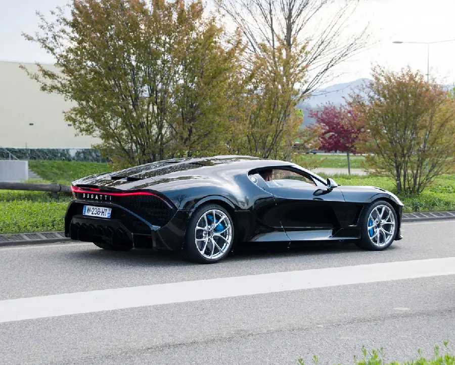 High Quality Bugatti La Voiture Noire Background for Devices