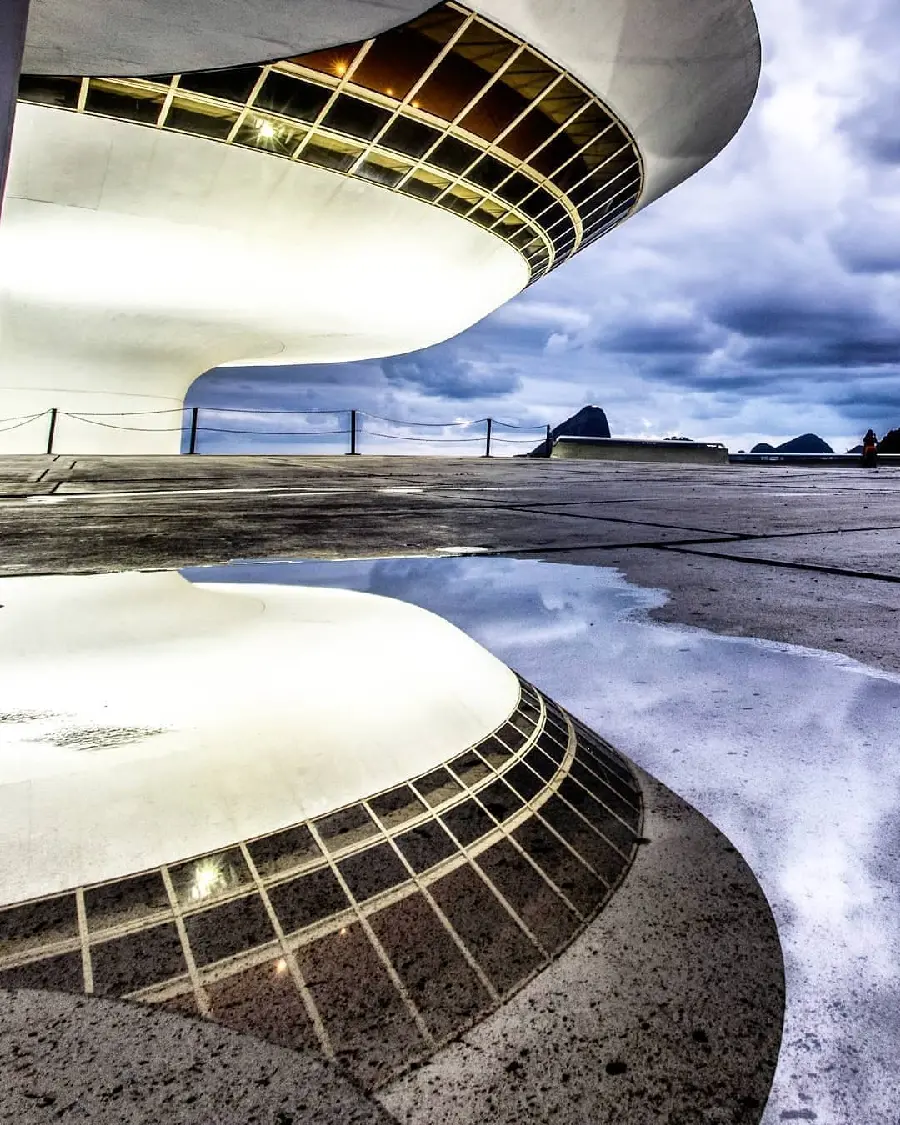 Niteroi Museum architecture close-up photos