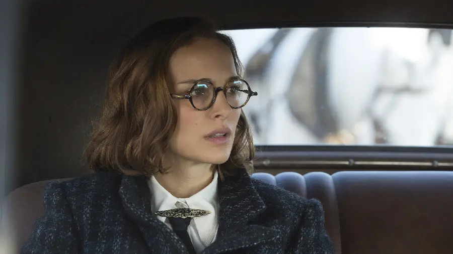 Natalie Portman Harvard graduate best quality photos