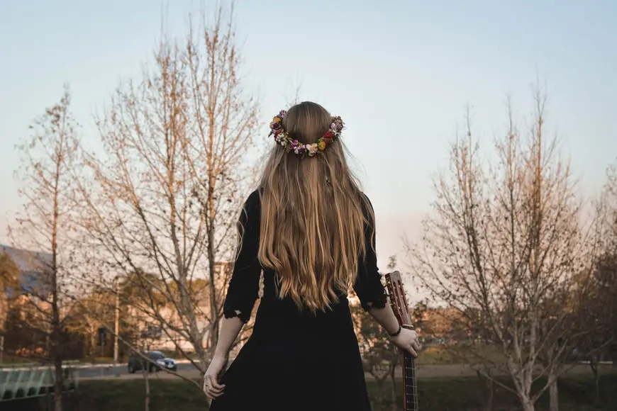 Stylish faceless girl profile picture no face special
