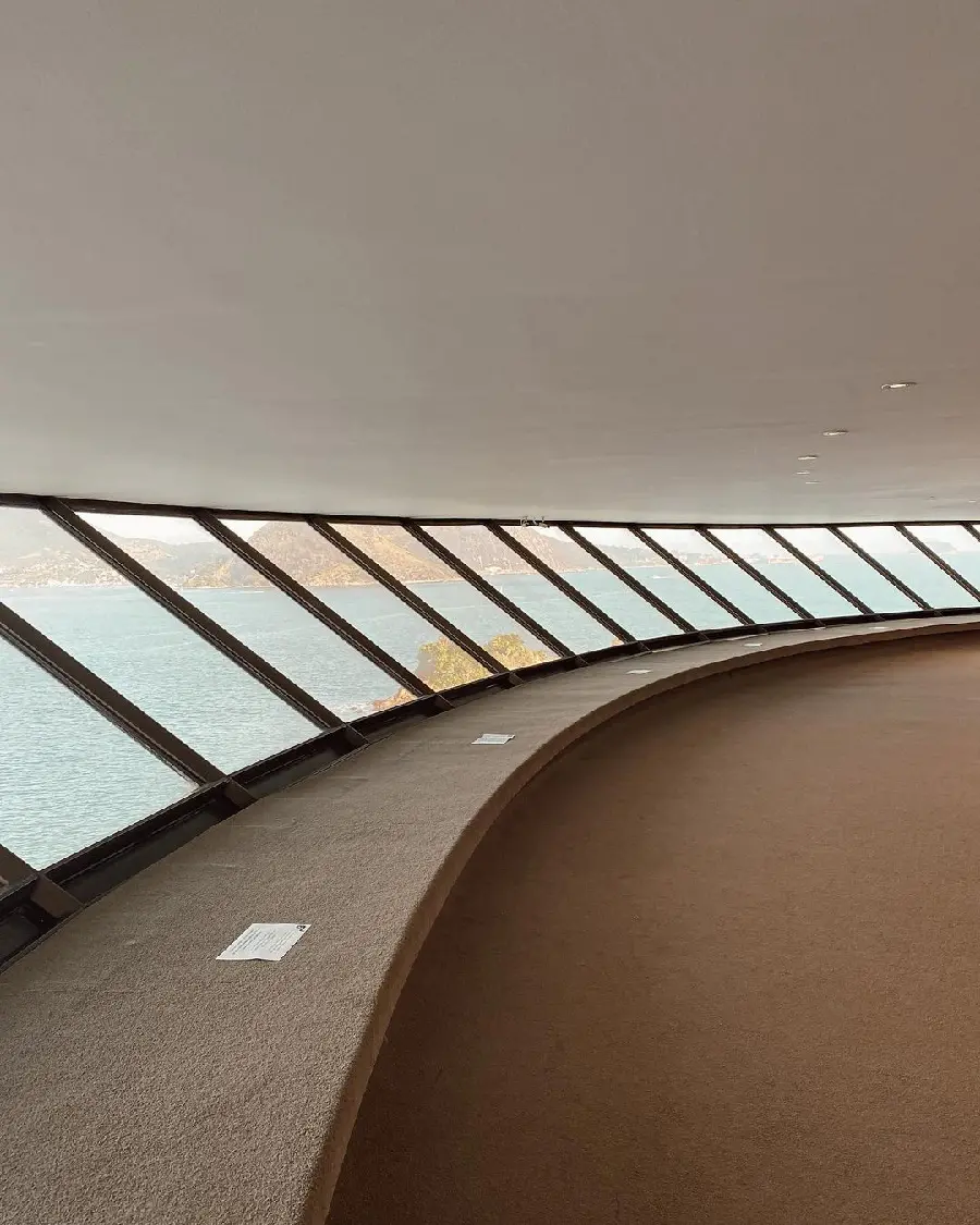 Niteroi Museum interior photos