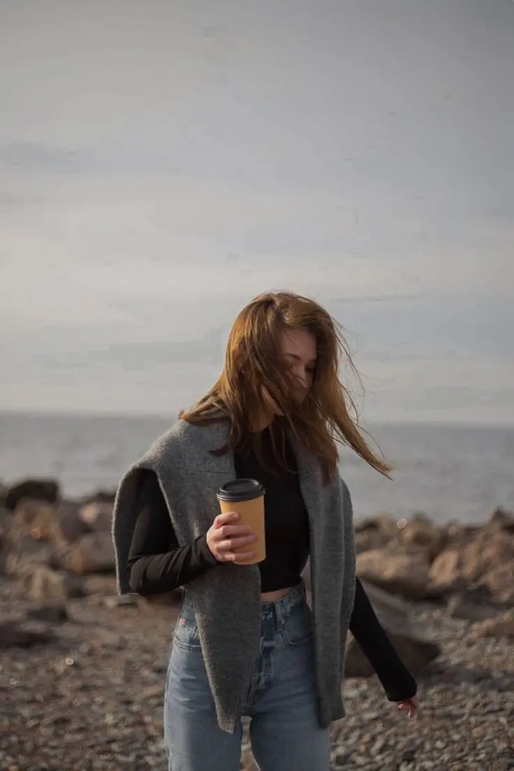 Chic and deep girly profile picture in nature with HD quality