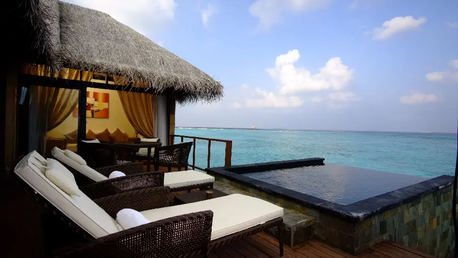Beautiful image of beach houses in Maldives near ocean