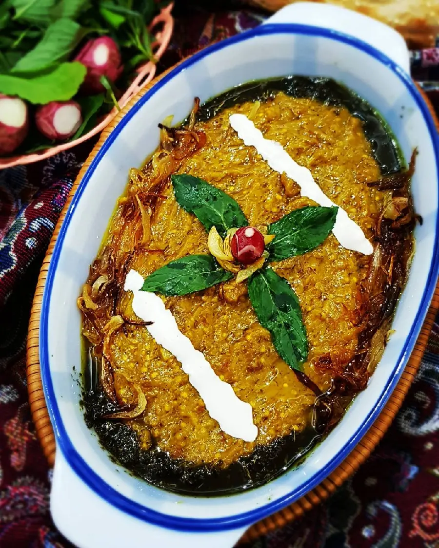 Creative presentation of Kashk e Bademjan in Isfahani style