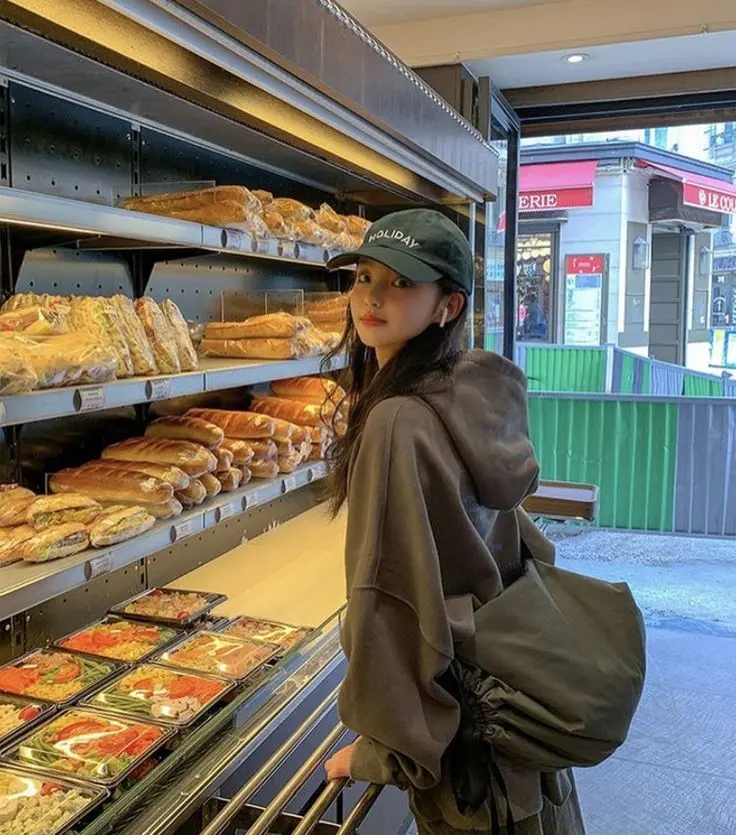 Pretty Korean girl profile picture for social media