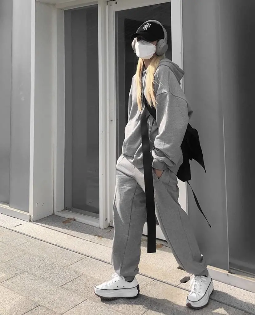 HD sweatpants photo for International Sweatpants Day