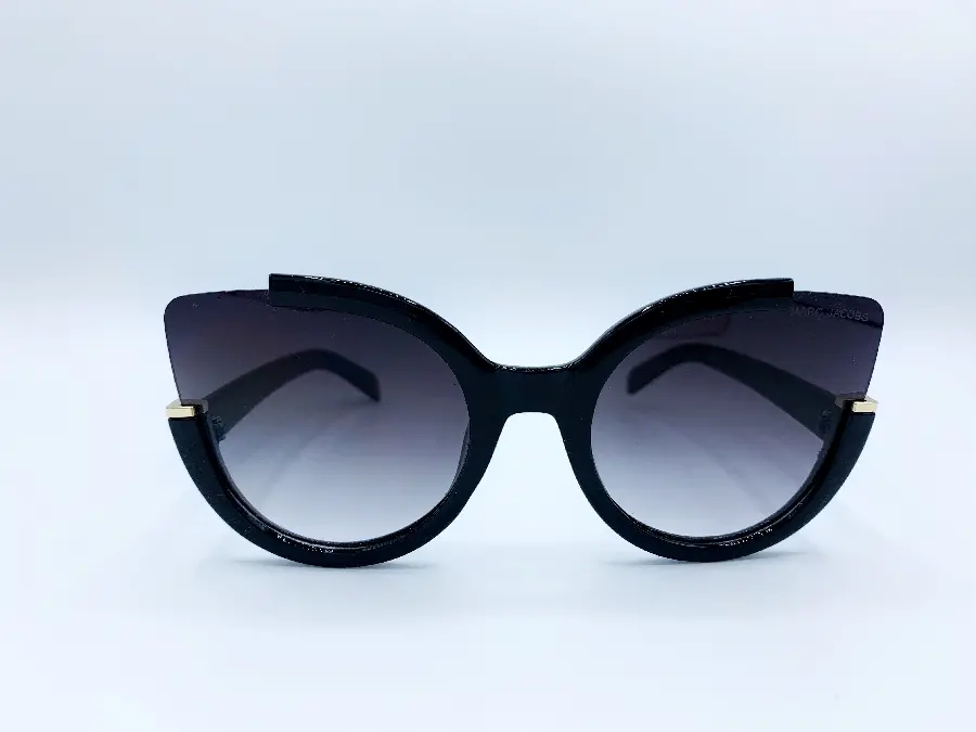 High-Quality Cat Eye Sunglasses Image