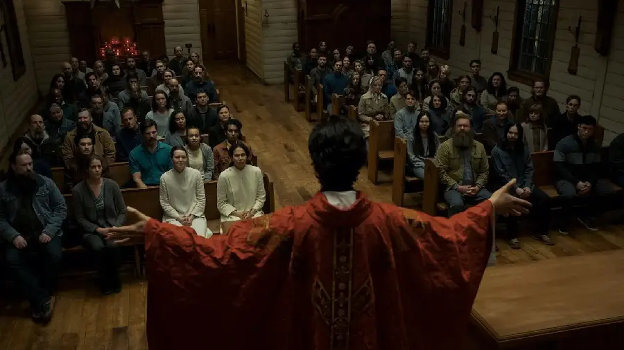 Midnight Mass Horror Series HD Wallpaper - Scary and Mysterious Image