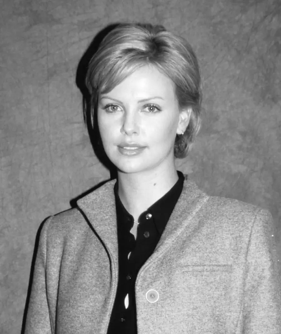 Charlize Theron High-Quality Image