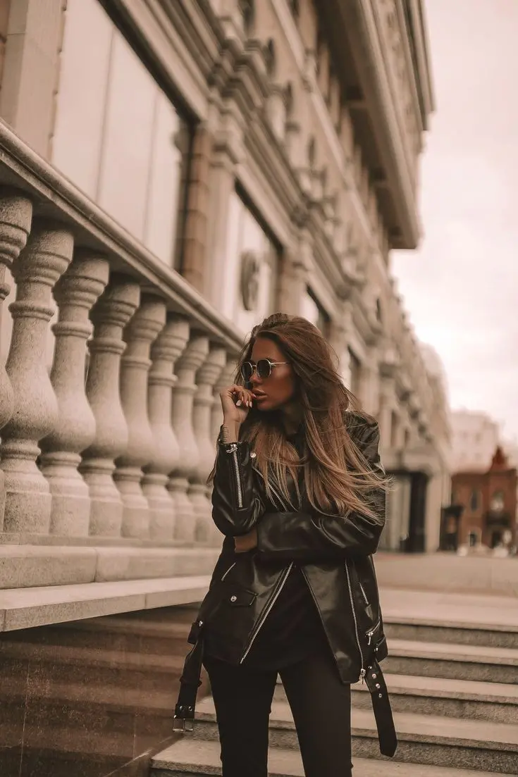 Chic and unique girl profile picture without text in HD