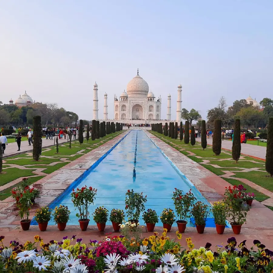 Download historical Taj Mahal photo