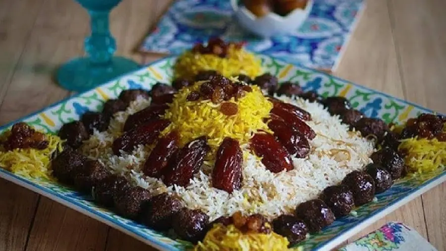 Restaurant-Style Reshteh Polo Photo with High Quality