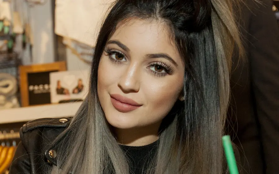 High Quality Kylie Jenner With Makeup Photo HD