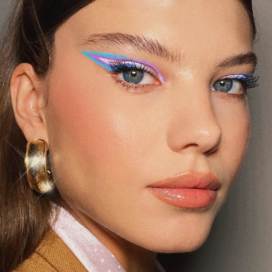 Soft Makeup Face Model Photo For Wallpapers And Profiles