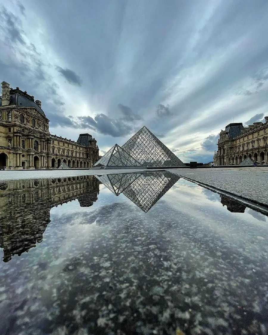 Louvre Museum Exterior Photo Download