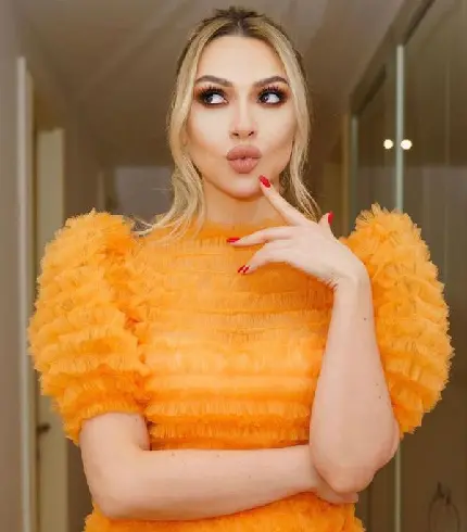 Hadise famous Turkish singer high quality image