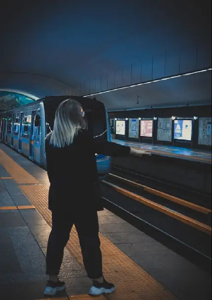 Most beautiful girl in metro HD quality profile picture