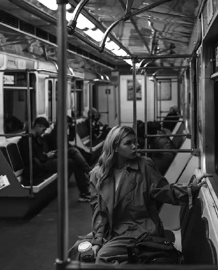 Download black and white girl in metro high quality profile picture