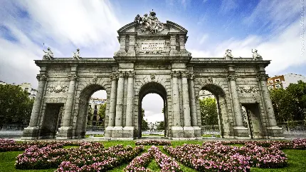 Puerta de Alcala Madrid monument photo