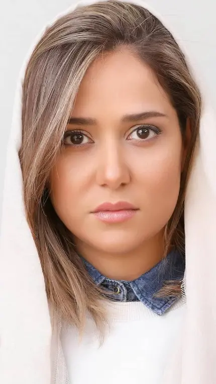 Beautiful Profile Picture of Prinaz Izadiar - Professional Portrait