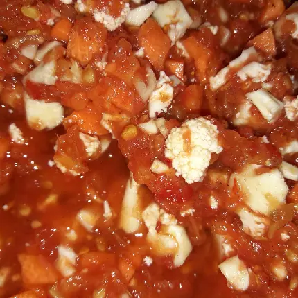 HD close-up image of delicious pickles to increase appetite