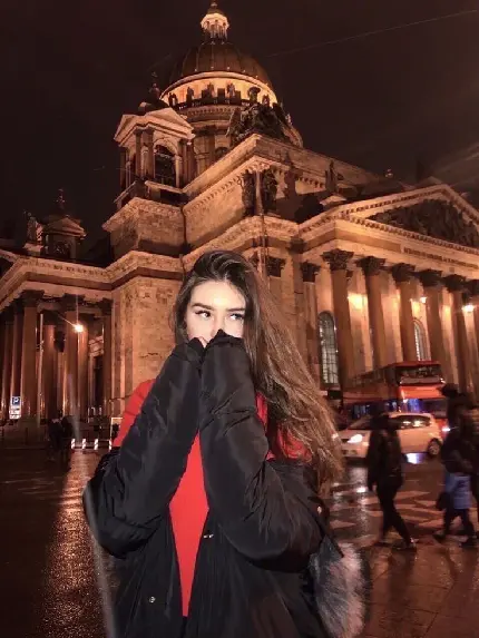 4K luxury girl profile picture without text for Telegram