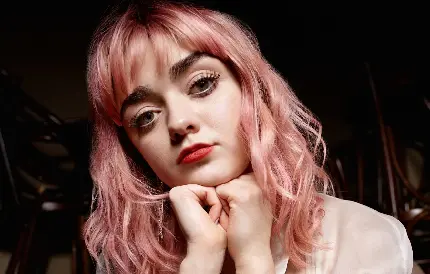 High quality photo of Maisie Williams with pink hair for fan pages