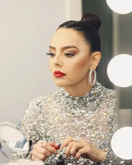 Ebru Gundes popular Turkish singer beautiful image