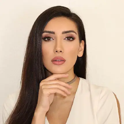 Sadaf Beauty famous Iranian beauty blogger in California image