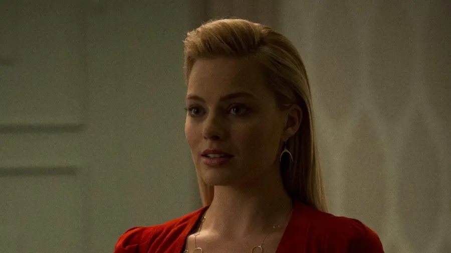 Download high quality Margot Robbie wallpaper in red and red dress