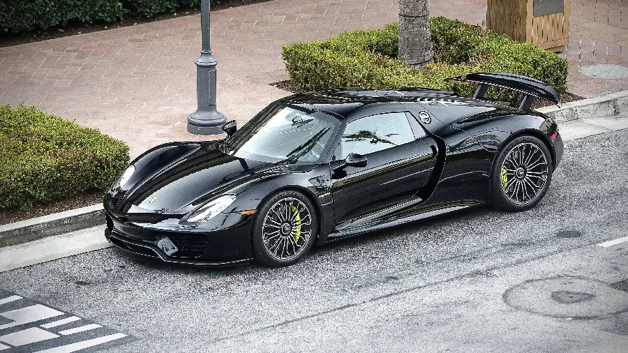 Photo of the Porsche 918 black car in 4k quality for phone wallpaper