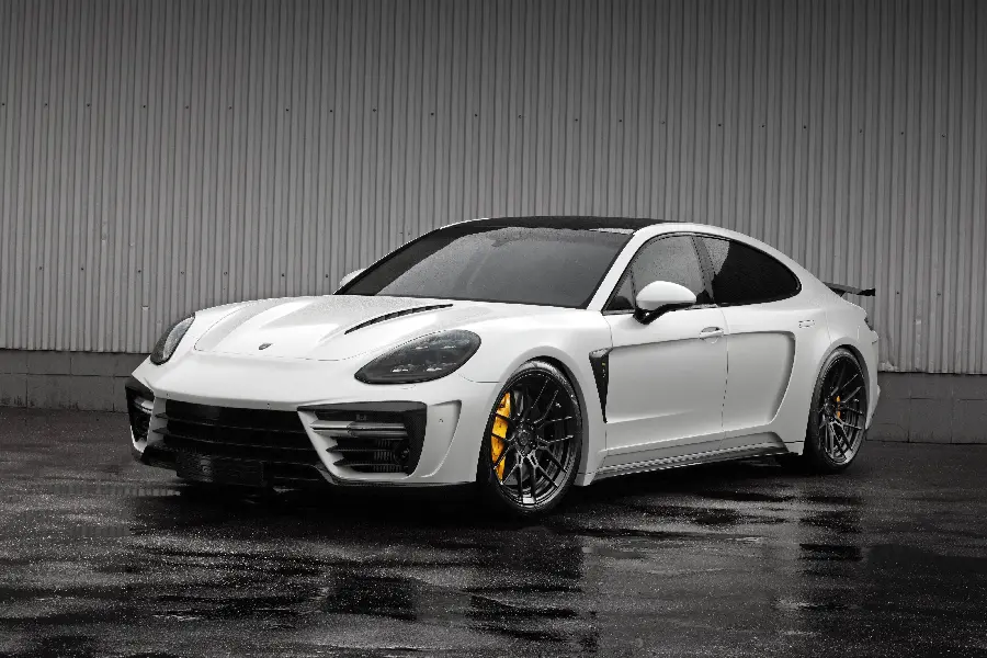 Photo of the white and attractive Porsche Panamera supercar