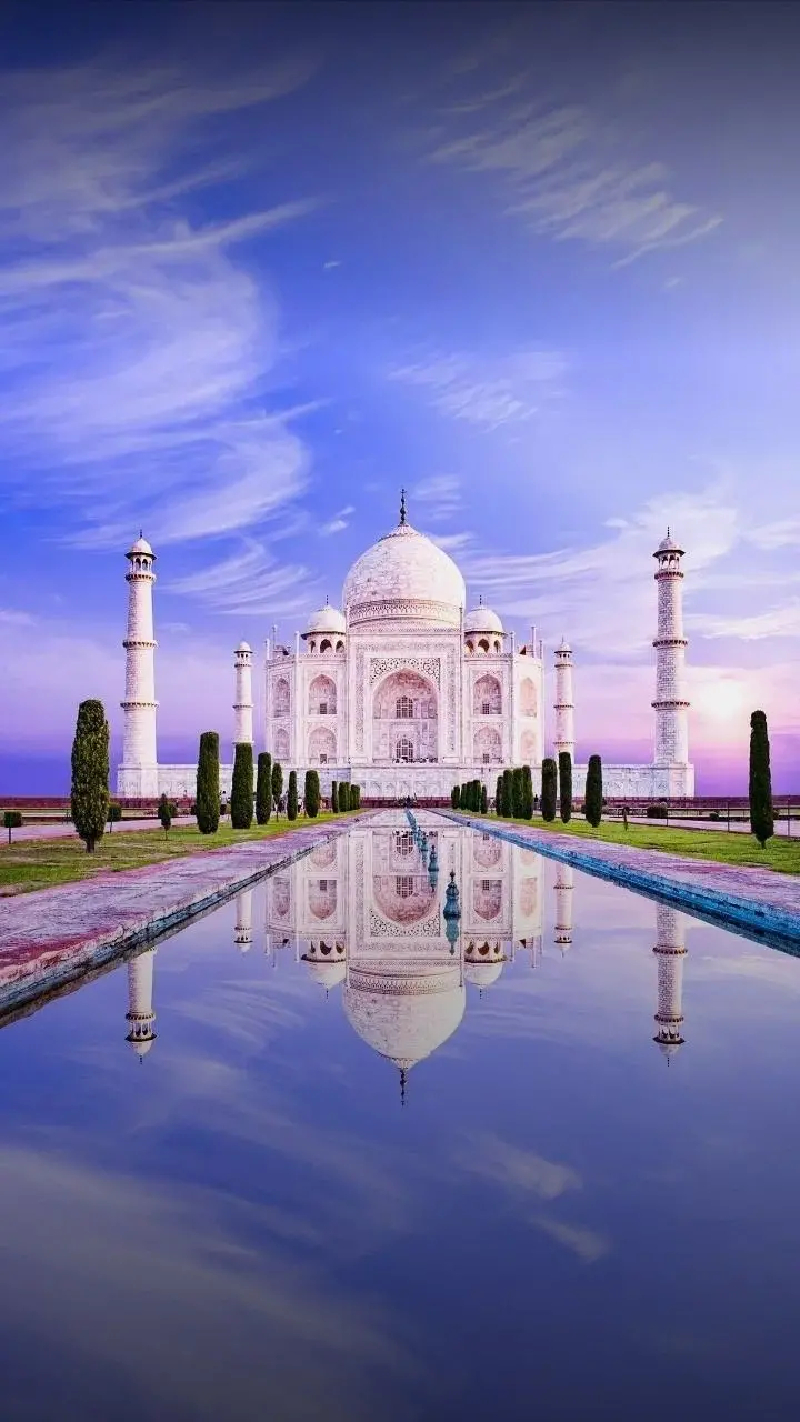 Photo of the Taj Mahal and the Taj Mahal background for mobile and phone backgrounds