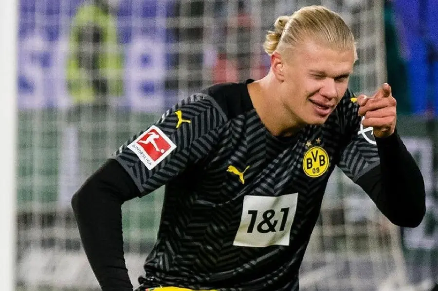 Erling Haaland in black Borussia Dortmund kit