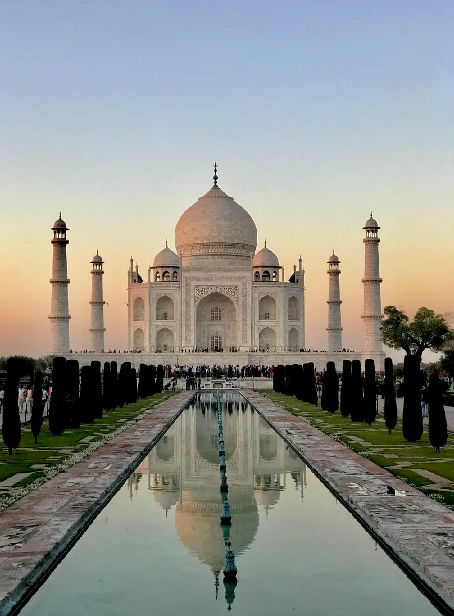Photo of the Taj Mahal for use by architects and architects