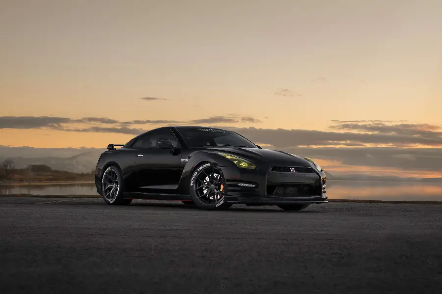 Download black Nissan GTR photo suitable for printing on signs and chassis boards