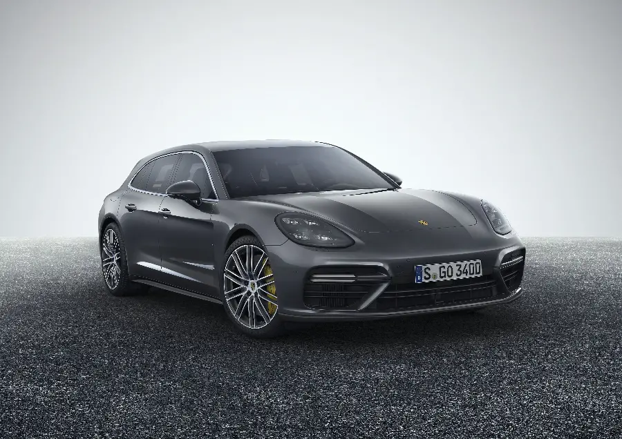 High-quality photo of the Porsche Panamera for printing in large size on a banner
