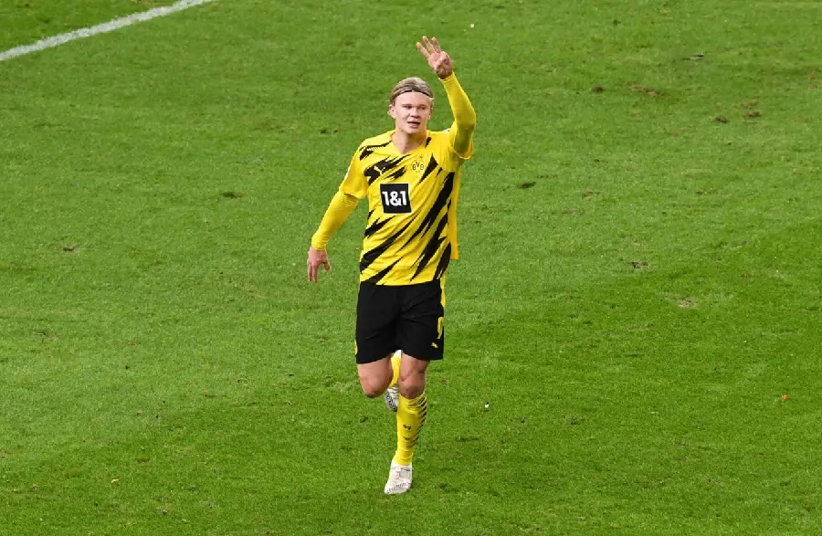 Erling Haaland background image