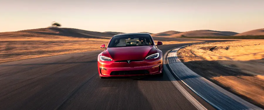 Photo Beautiful Tesla Model S with stylish color and design